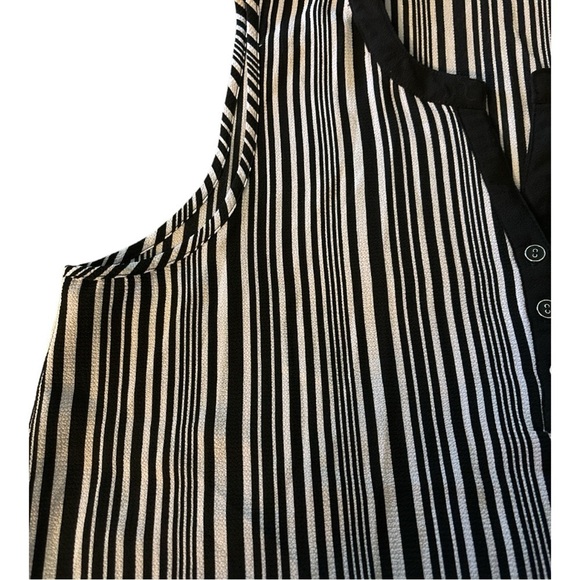 GREY & GRAY Top, sleeveless, black and light gray stripes.  Generous XL - Picture 5 of 7